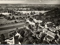 Butte de Chteauneuf, rue du Barrage et barrage en arrire-plan