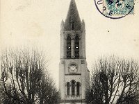 Nouvelle glise Saint-Pierre (1875)  Habitants posant devant le clocher, pris de la rue de Seine.